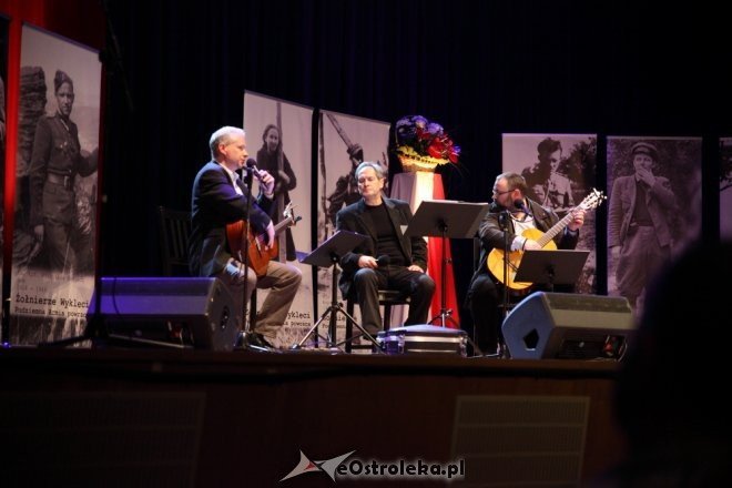 Koncert „Podziemna Armia powraca” w Ostrołęckim Centrum Kultury [02.03.2015] - zdjęcie #1 - eOstroleka.pl