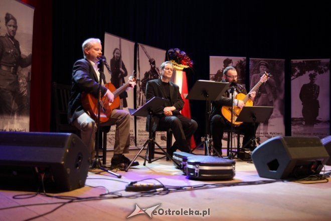 Koncert „Podziemna Armia powraca” w Ostrołęckim Centrum Kultury [02.03.2015] - zdjęcie #10 - eOstroleka.pl