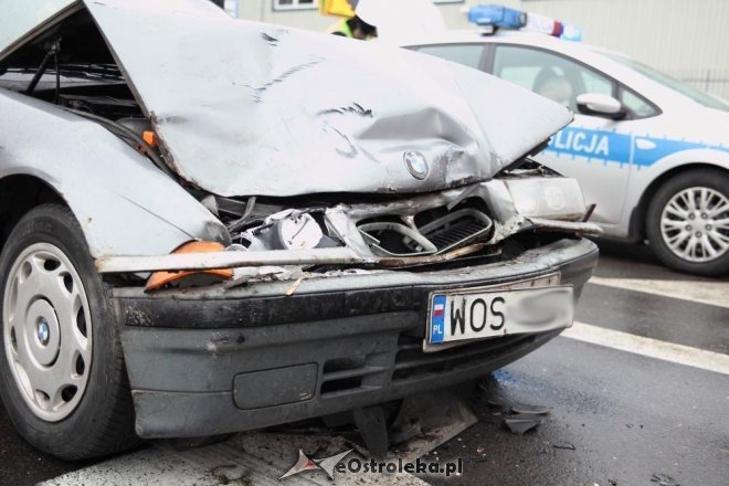 Ostrołęka: Wypadek na I AWP. Jedna osoba trafiła do szpitala [ZDJĘCIA] - zdjęcie #5 - eOstroleka.pl