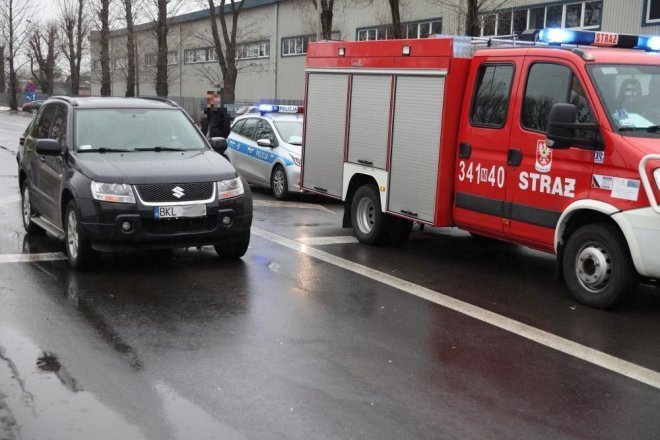 Ostrołęka: Wypadek na I AWP. Jedna osoba trafiła do szpitala [ZDJĘCIA] - zdjęcie #12 - eOstroleka.pl