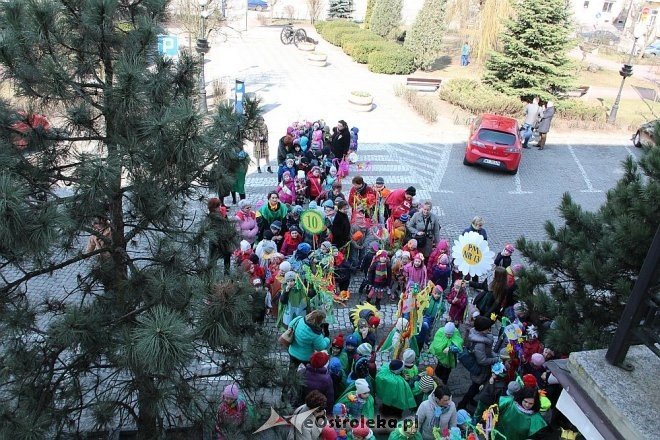 Przedszkolaki z Ostrołęki przyniosły wiosnę do ratusza [ZDJĘCIA] - zdjęcie #3 - eOstroleka.pl