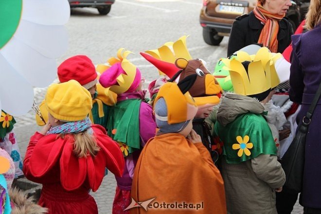 Przedszkolaki z Ostrołęki przyniosły wiosnę do ratusza [ZDJĘCIA] - zdjęcie #6 - eOstroleka.pl