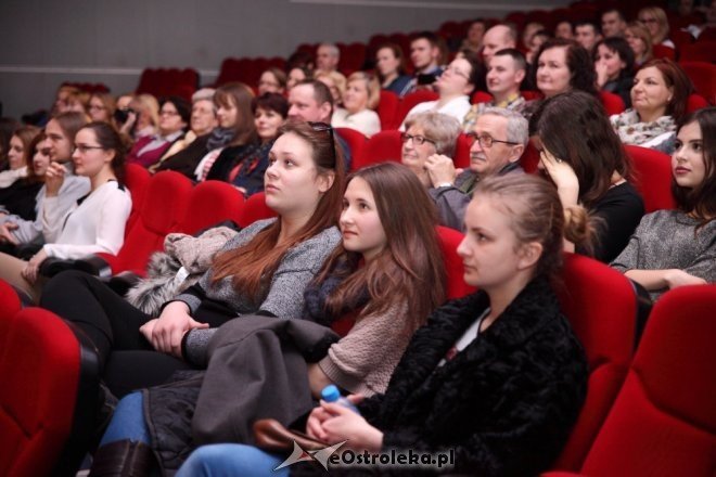 Premierowy spektakl w wykonaniu aktorów OSA: Molier... mimo woli [22.03.2015] - zdjęcie #6 - eOstroleka.pl