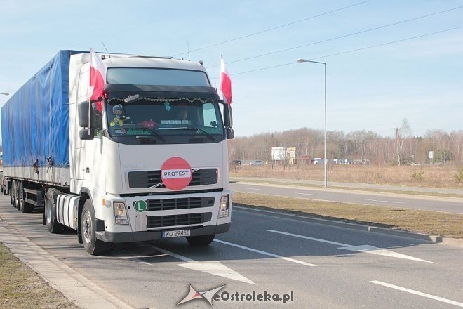 Transportowcy z Ostrołęki przez godzinę blokowali obwodnicę [23.03.2015] - zdjęcie #4 - eOstroleka.pl