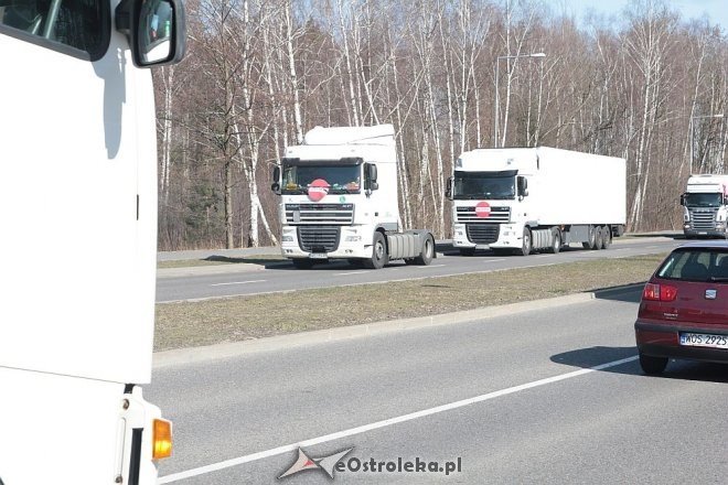 Transportowcy z Ostrołęki przez godzinę blokowali obwodnicę [23.03.2015] - zdjęcie #5 - eOstroleka.pl