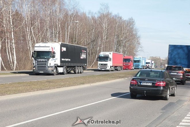 Transportowcy z Ostrołęki przez godzinę blokowali obwodnicę [23.03.2015] - zdjęcie #9 - eOstroleka.pl
