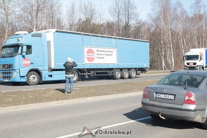 Transportowcy z Ostrołęki przez godzinę blokowali obwodnicę [23.03.2015] - zdjęcie #15 - eOstroleka.pl
