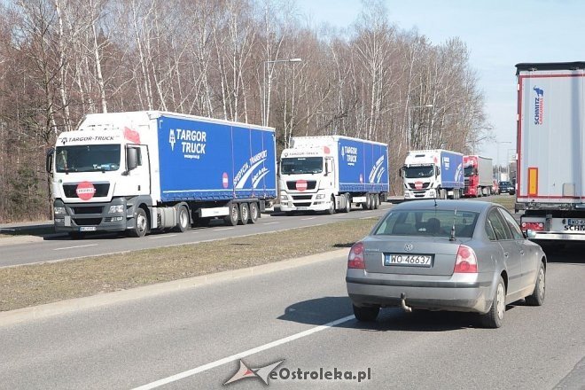 Transportowcy z Ostrołęki przez godzinę blokowali obwodnicę [23.03.2015] - zdjęcie #16 - eOstroleka.pl