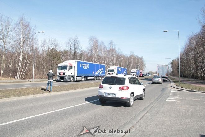 Transportowcy z Ostrołęki przez godzinę blokowali obwodnicę [23.03.2015] - zdjęcie #17 - eOstroleka.pl