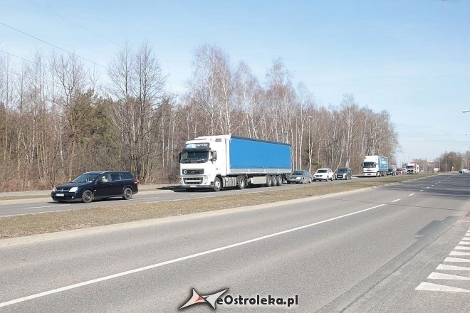 Transportowcy z Ostrołęki przez godzinę blokowali obwodnicę [23.03.2015] - zdjęcie #48 - eOstroleka.pl
