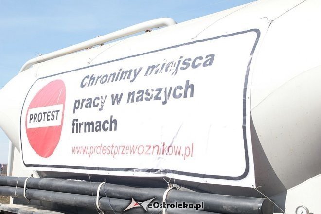 Transportowcy z Ostrołęki przez godzinę blokowali obwodnicę [23.03.2015] - zdjęcie #50 - eOstroleka.pl