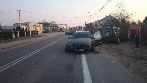 Zderzenie trzech aut w Łęgu Przedmiejskim [25.03.2015] - zdjęcie #2 - eOstroleka.pl