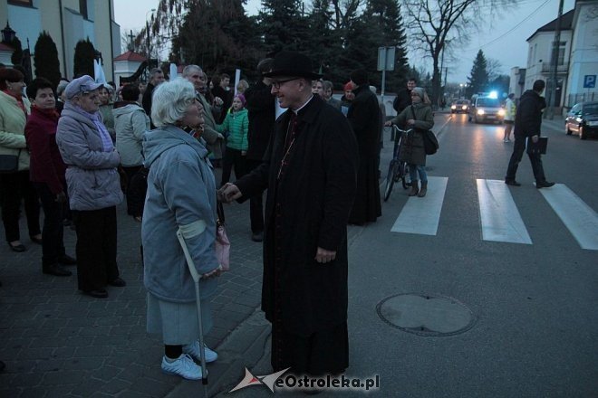 Marsz dla Życia i Rodziny 2015: Setki mieszkańców na ulicach Ostrołęki [ZDJĘCIA] - zdjęcie #1 - eOstroleka.pl