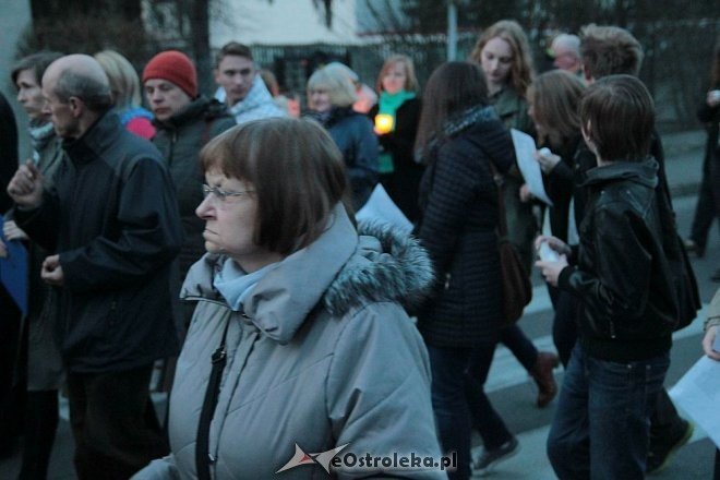 Marsz dla Życia i Rodziny 2015: Setki mieszkańców na ulicach Ostrołęki [ZDJĘCIA] - zdjęcie #23 - eOstroleka.pl