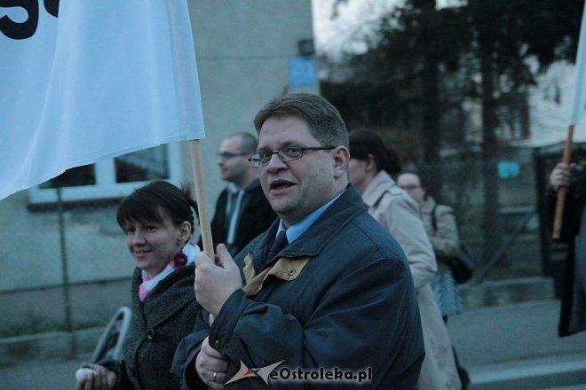Marsz dla Życia i Rodziny 2015: Setki mieszkańców na ulicach Ostrołęki [ZDJĘCIA] - zdjęcie #32 - eOstroleka.pl