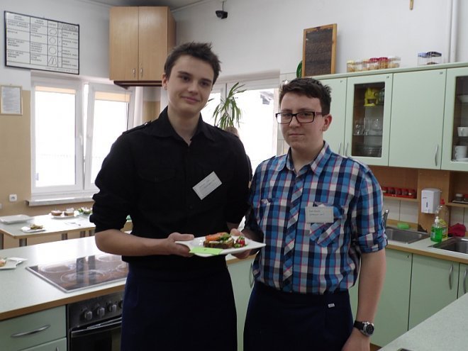 Konkurs na wiosenną kanapkę w ZSZ nr 4 [26.03.2015] - zdjęcie #32 - eOstroleka.pl