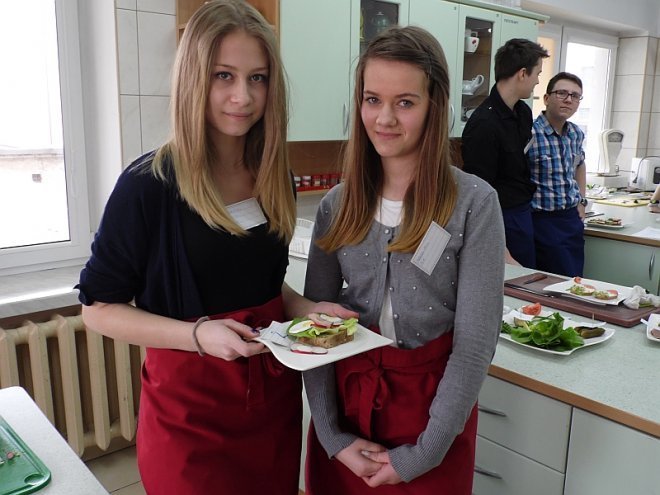 Konkurs na wiosenną kanapkę w ZSZ nr 4 [26.03.2015] - zdjęcie #34 - eOstroleka.pl