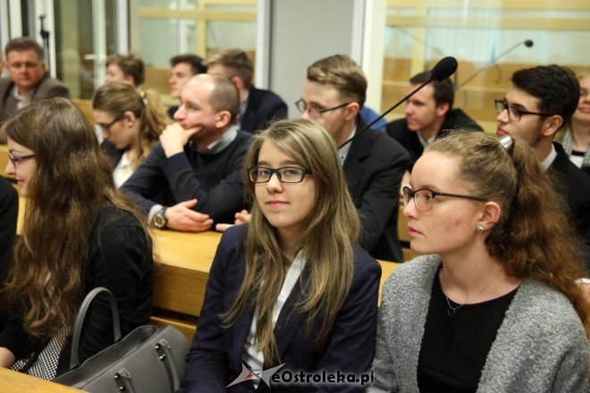 Ostrołęka: Uczniowie II SLO stanęli przed sądem oskarżeni o handel narkotykami [28.03.2015] - zdjęcie #27 - eOstroleka.pl