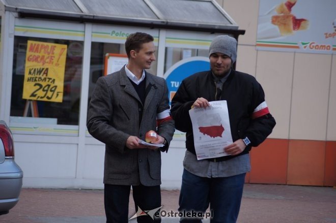 Kupuj polskie produkty - akcja Młodzieży Wszechpolskiej [03.04.2015] - zdjęcie #16 - eOstroleka.pl