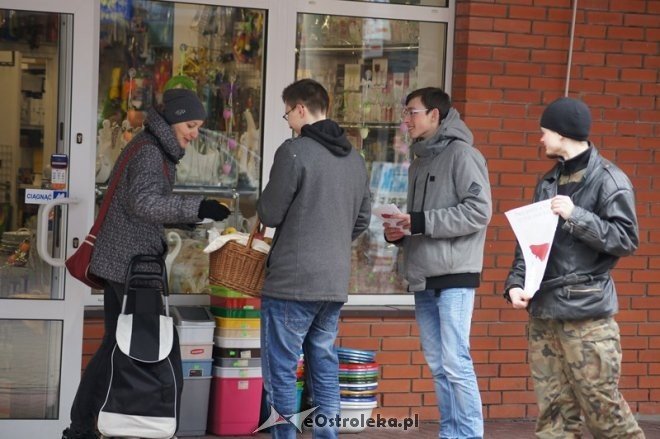 Kupuj polskie produkty - akcja Młodzieży Wszechpolskiej [03.04.2015] - zdjęcie #22 - eOstroleka.pl