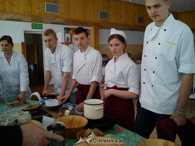 O produkcji sera podpuszczkowego z uczniami ostrołęckiej „czwórki” [16.04.2015] - zdjęcie #27 - eOstroleka.pl