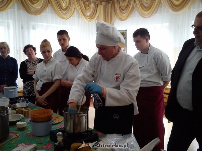 O produkcji sera podpuszczkowego z uczniami ostrołęckiej „czwórki” [16.04.2015] - zdjęcie #32 - eOstroleka.pl