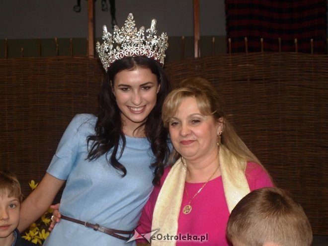 Miss Polski 2014, Ewa Mielnicka z wizytą w Kadzidle [20.04.2015] - zdjęcie #1 - eOstroleka.pl