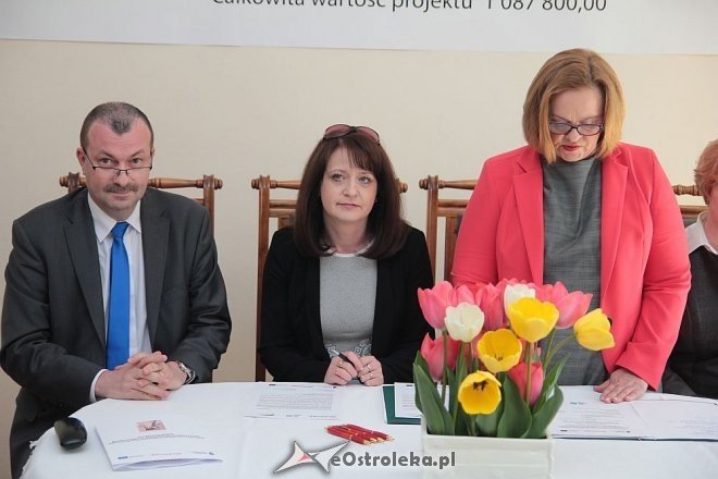 Umowa na dotację modernizacji Muzeum Kultury Kurpiowskiej w Ostrołęce podpisana [22.04.2015] - zdjęcie #2 - eOstroleka.pl