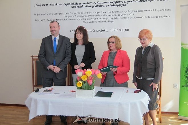 Umowa na dotację modernizacji Muzeum Kultury Kurpiowskiej w Ostrołęce podpisana [22.04.2015] - zdjęcie #17 - eOstroleka.pl
