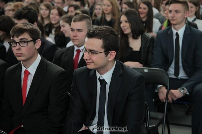 Zakończenie roku szkolnego klas maturalnych z I LO w Ostrołęce [24.04.2015] - zdjęcie #32 - eOstroleka.pl