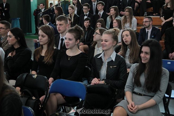 Zakończenie roku szkolnego klas maturalnych z I LO w Ostrołęce [24.04.2015] - zdjęcie #58 - eOstroleka.pl