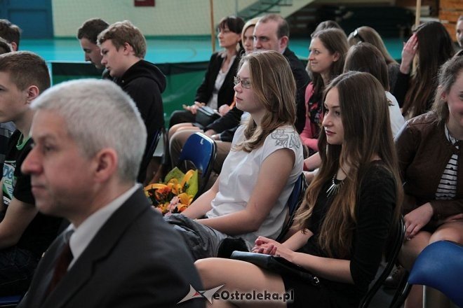 Zakończenie roku szkolnego klas maturalnych z I LO w Ostrołęce [24.04.2015] - zdjęcie #9 - eOstroleka.pl