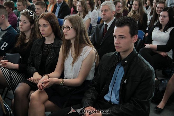 Zakończenie roku szkolnego klas maturalnych z I LO w Ostrołęce [24.04.2015] - zdjęcie #10 - eOstroleka.pl