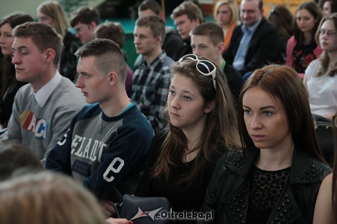 Zakończenie roku szkolnego klas maturalnych z I LO w Ostrołęce [24.04.2015] - zdjęcie #11 - eOstroleka.pl