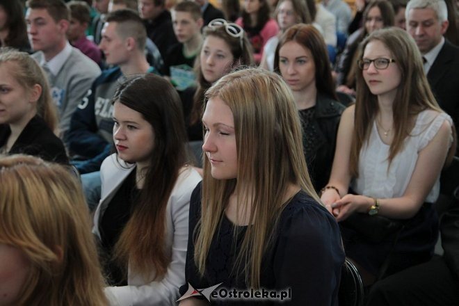 Zakończenie roku szkolnego klas maturalnych z I LO w Ostrołęce [24.04.2015] - zdjęcie #13 - eOstroleka.pl