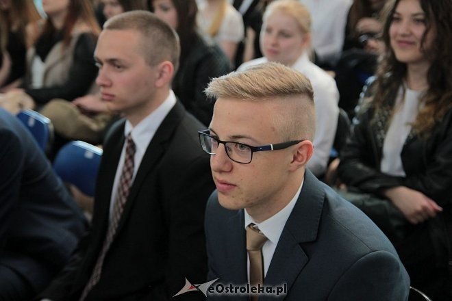 Zakończenie roku szkolnego klas maturalnych z I LO w Ostrołęce [24.04.2015] - zdjęcie #25 - eOstroleka.pl