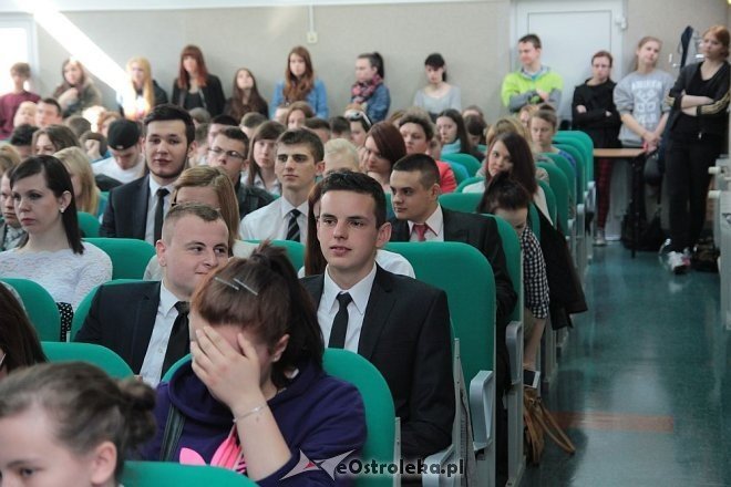 Zakończenie roku szkolnego klas maturalnych z ZSZ nr 3 w Ostrołęce [ZDJĘCIA] - zdjęcie #22 - eOstroleka.pl