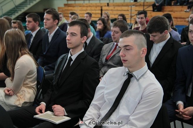Zakończenie roku szkolnego klas maturalnych z ZSZ nr 4 w Ostrołęce [ZDJĘCIA] - zdjęcie #55 - eOstroleka.pl