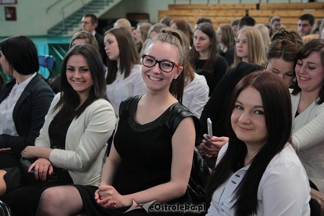 Zakończenie roku szkolnego klas maturalnych z ZSZ nr 4 w Ostrołęce [ZDJĘCIA] - zdjęcie #63 - eOstroleka.pl