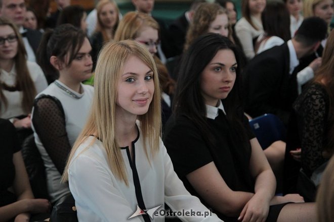 Zakończenie roku szkolnego klas maturalnych z ZSZ nr 4 w Ostrołęce [ZDJĘCIA] - zdjęcie #68 - eOstroleka.pl