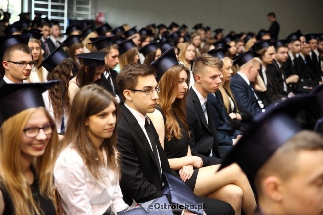 Zakończenie roku szkolnego klas maturalnych III Liceum Ogólnokształcącego w Ostrołęce [24.04.2015] - zdjęcie #24 - eOstroleka.pl