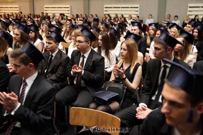 Zakończenie roku szkolnego klas maturalnych III Liceum Ogólnokształcącego w Ostrołęce [24.04.2015] - zdjęcie #43 - eOstroleka.pl