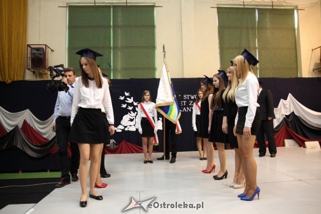 Zakończenie roku szkolnego klas maturalnych III Liceum Ogólnokształcącego w Ostrołęce [24.04.2015] - zdjęcie #50 - eOstroleka.pl