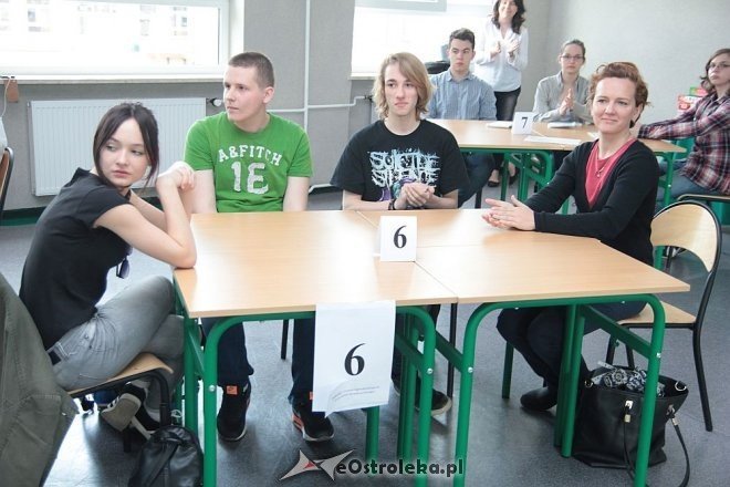 Gra miejska „Młody – Przedsiębiorczy” za nami: Zwyciężyli uczniowie III LO [28.04.2015] - zdjęcie #13 - eOstroleka.pl