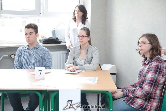 Gra miejska „Młody – Przedsiębiorczy” za nami: Zwyciężyli uczniowie III LO [28.04.2015] - zdjęcie #15 - eOstroleka.pl