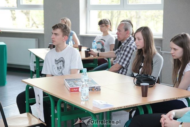 Gra miejska „Młody – Przedsiębiorczy” za nami: Zwyciężyli uczniowie III LO [28.04.2015] - zdjęcie #31 - eOstroleka.pl