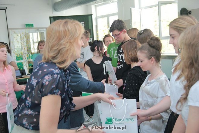 Gra miejska „Młody – Przedsiębiorczy” za nami: Zwyciężyli uczniowie III LO [28.04.2015] - zdjęcie #60 - eOstroleka.pl
