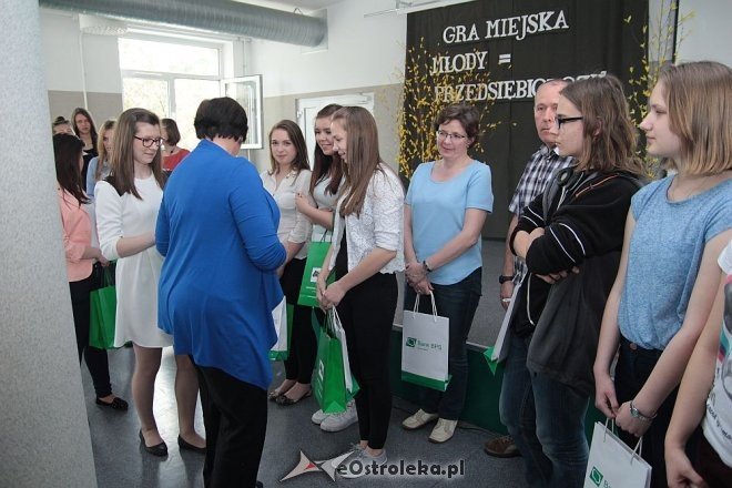 Gra miejska „Młody – Przedsiębiorczy” za nami: Zwyciężyli uczniowie III LO [28.04.2015] - zdjęcie #74 - eOstroleka.pl