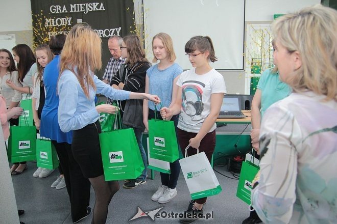 Gra miejska „Młody – Przedsiębiorczy” za nami: Zwyciężyli uczniowie III LO [28.04.2015] - zdjęcie #55 - eOstroleka.pl