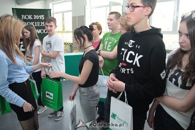 Gra miejska „Młody – Przedsiębiorczy” za nami: Zwyciężyli uczniowie III LO [28.04.2015] - zdjęcie #63 - eOstroleka.pl